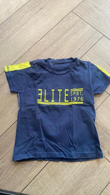 Shirt maat 104 beschikbaar voor biedingen