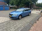 Skoda Octavia Combi 1.6 TDI Greenline Businessline Leder NAV, Voorwielaandrijving, Euro 5, Gebruikt, Zwart