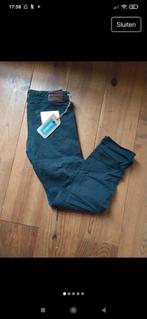 Levi's Tack Slim - Nieuw met prijskaartje!, Kleding | Dames, Spijkerbroeken en Jeans, Nieuw, Ophalen of Verzenden, W30 - W32 (confectie 38/40)