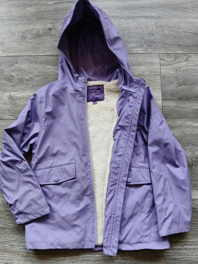 Zo goed als nieuw uit. Lila jas maat 134/140, Meisje, Ophalen of Verzenden, Zo goed als nieuw, Wibra