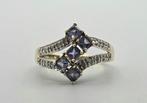 Gouden Vintage ring edelsteen ioliet en diamant. 2025/486.