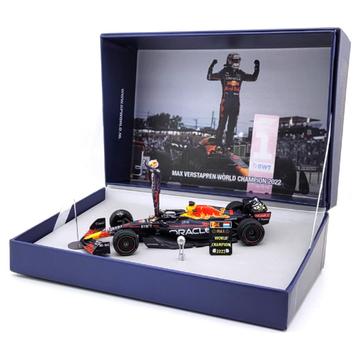 1/43 2022 Max Verstappen Red Bull RB18 Suzuka World Champion beschikbaar voor biedingen