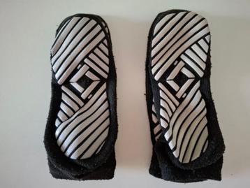 2 paar sokken met anti-sliplaag / jumpsokken beschikbaar voor biedingen