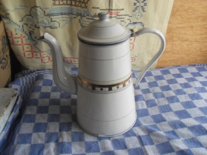 oude emaille koffiepot/ theepot/ koffiekan met goudbiezen, Antiek en Kunst, Antiek | Emaille, Ophalen of Verzenden