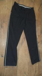 Zwarte broek met witte bies UNIFORM L, Maat 52/54 (L), Carnaval, Ophalen of Verzenden, Kleding