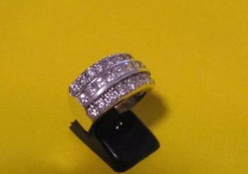 Zilveren ring Ø 18,4 mm met 27 zirkonia's beschikbaar voor biedingen