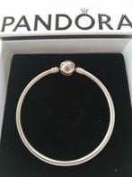 Te koop pandora bangle met strikt opsluiting, Sieraden, Tassen en Uiterlijk, Oorbellen, Ophalen of Verzenden, Zo goed als nieuw