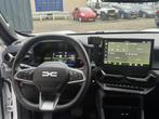 Dacia Duster 1.6 Mild Hybrid 140 Journey (bj 2024), Gebruikt, 4 cilinders, Duster, Wit