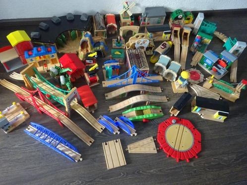 thomas de trein Houten Gebouwen lostekoop en Meer, Kinderen en Baby's, Speelgoed | Thomas de Trein, Zo goed als nieuw, Ophalen of Verzenden
