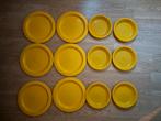 12 stuks retro camping borden oker geel 6 groot en 6 klein, Ophalen of Verzenden, Gebruikt