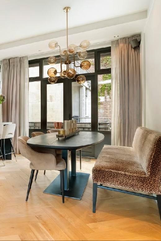 Zwarte eikenhouten eettafel - 260cm lang, Huis en Inrichting, Tafels | Eettafels, Nieuw, 100 tot 150 cm, 200 cm of meer, Vijf personen of meer