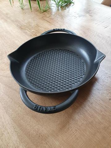 Skillet Staub beschikbaar voor biedingen