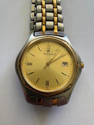 vintage Titan horloge beschikbaar voor biedingen