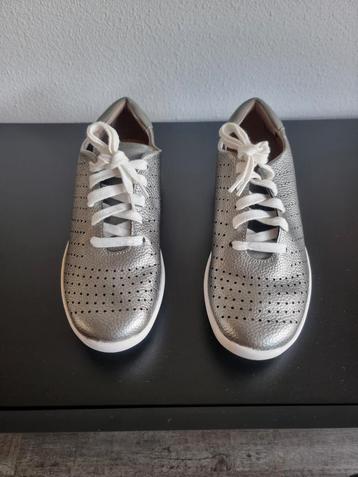 CLARKS sneakers / leer / grijs metallic maat 40 beschikbaar voor biedingen