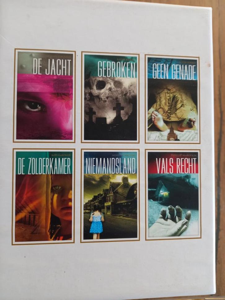 Boekenbox: 6 Spannende Thrillers, Boeken, Overige Boeken, Zo goed als nieuw, Ophalen of Verzenden