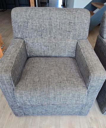 2x fauteuil hoge zit grijs/bruin beschikbaar voor biedingen
