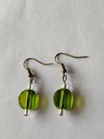 Groene Oorbellen met Glaskralen, Sieraden, Tassen en Uiterlijk, Oorbellen, Ophalen of Verzenden, Nieuw, Groen, Overige materialen