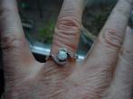 mooie echt zilveren ring met opaal kleur steentje mt 18, 18 tot 19, Ophalen of Verzenden, Zo goed als nieuw, Dame