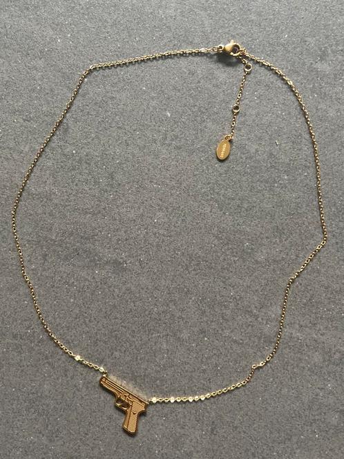 Yehwang ‘Ketting met pistool (goudkleurig)’, Sieraden, Tassen en Uiterlijk, Kettingen, Zo goed als nieuw, Overige materialen, Goud