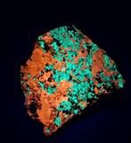 CALCIET & WILLEMIET, VS (=UV), Ophalen of Verzenden, Mineraal