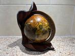 Vintage Italiaanse globe uit de jaren 70 op lederen voet., Ophalen of Verzenden