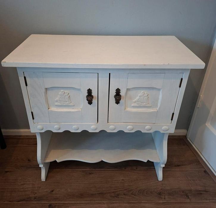 Brocant kastje/ dressoir, Huis en Inrichting, Kasten | Dressoirs, Gebruikt, 50 tot 100 cm, 25 tot 50 cm, Met deur(en), Met plank(en)