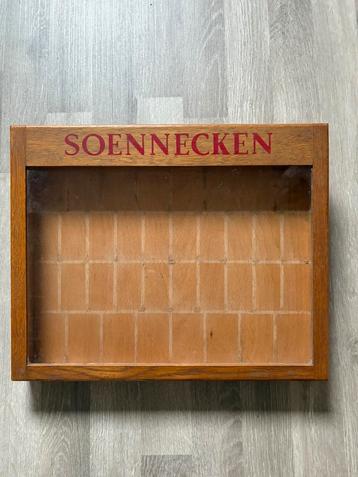 Houten bak, merk Soennecken in goede staat!  beschikbaar voor biedingen