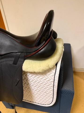 BR BONTONDERLEGGER Full/Dressuur onderlegger Schapenvacht! beschikbaar voor biedingen