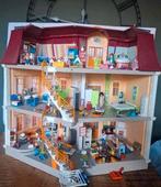 Playmobil huis 5302 met inrichting en schutting, Ophalen of Verzenden, Gebruikt