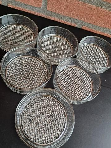 Glazen dessert/crème brûlée of borrelnootjes schaaltjes. beschikbaar voor biedingen