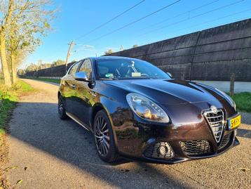Alfa Romeo Giulietta 1.6 Jtdm 2013 Zwart beschikbaar voor biedingen