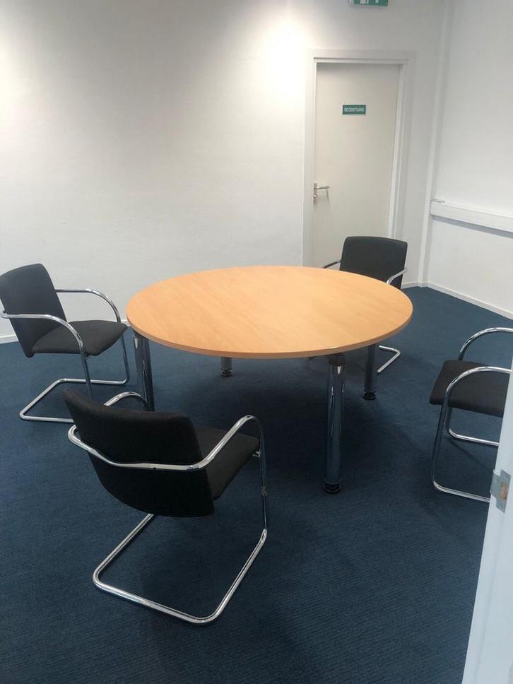 Ronde vergadertafel met stoelen, Tuin en Terras, Tuintafels, Gebruikt, Rond, Hout, Ophalen