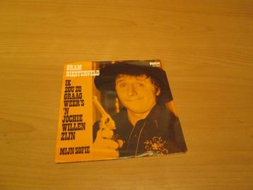 2 singles van Bram Biesterveld (ook per stuk te koop) beschikbaar voor biedingen