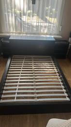 Ikea bed met nachtkastjes aan het hoofdeinde, Tweepersoons, Zo goed als nieuw, 200 cm, Hout