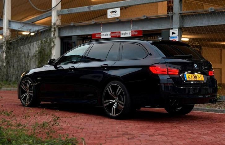 BMW 5-Serie 535D 230KW Touring Aut8 2012 Zwart, Auto's, BMW, Particulier, 5-Serie, Diesel, C, Stationwagon, Automaat, Geïmporteerd