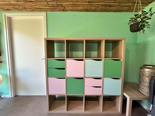 Kallax kast ikea 4x4 met inzet kastjes en lades, Huis en Inrichting, Kasten | Wandmeubels, Zo goed als nieuw, 100 tot 150 cm, Minder dan 150 cm
