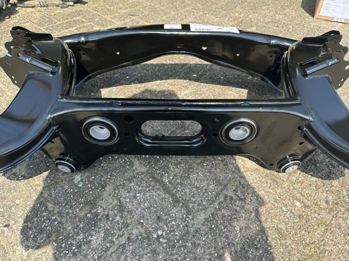 Subframe van een Mercedes E-Klasse, Auto-onderdelen, Ophanging en Onderstel, Mercedes-Benz, Nieuw, 3 maanden garantie, Ophalen of Verzenden