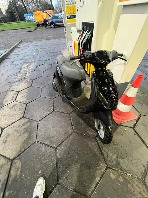 Zip 2 takt 70cc, Fietsen en Brommers, Scooters | Piaggio, Zo goed als nieuw, Zip, Maximaal 45 km/u, Benzine, Ophalen of Verzenden