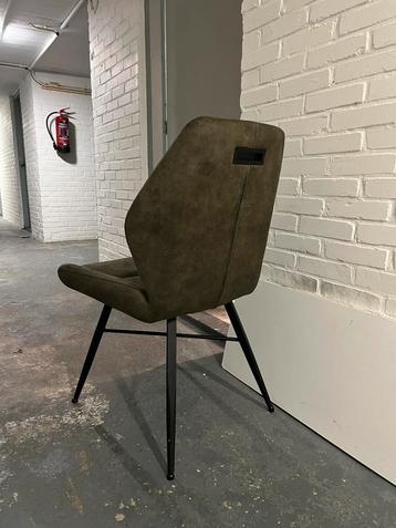 Stoel (eetkamerstoel) beschikbaar voor biedingen
