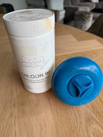 Chloor 90 voor zwembad met floater beschikbaar voor biedingen