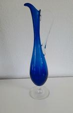 Kobaltblauw glazen vaas op voet 41 cm., Overige kleuren, Ophalen of Verzenden, Minder dan 50 cm, Glas