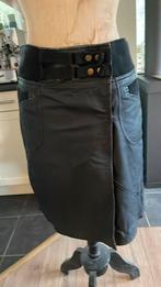 Zwart leren retro rok van Vero Moda, maat L, Kleding | Dames, Rokken, Vero Moda, Zwart, Maat 42/44 (L), Ophalen of Verzenden