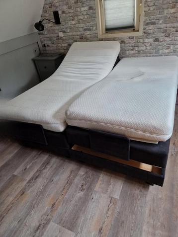Elektrisch verstelbaar 2-persoons boxspring  beschikbaar voor biedingen