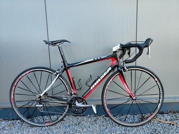 Moser 111 racefiets.
Maat S carbon frame.
Ultegra. beschikbaar voor biedingen