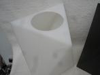2 stuks Delta II vazen by WET, Huis en Inrichting, Woonaccessoires | Vazen, Kunststof, Gebruikt, Wit, Ophalen of Verzenden