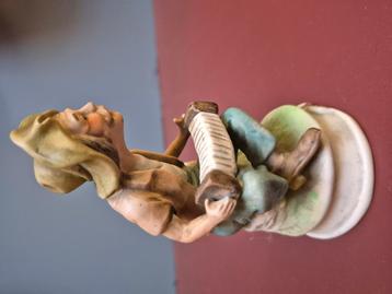 Man met accordeon beschikbaar voor biedingen