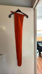 Antieke oranje vaandel, Ophalen