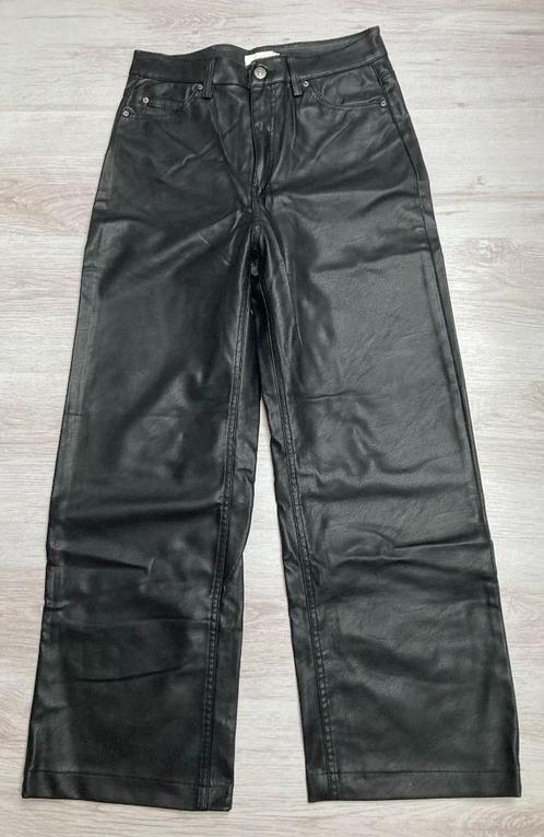 Nieuwe zwarte leatherlook broek , maatje 36, Kleding | Dames, Broeken en Pantalons, Nieuw, Maat 36 (S), Zwart, Lang, Ophalen of Verzenden