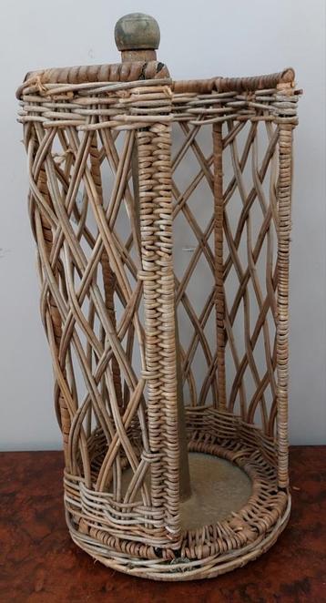 Riviera Maison rotan keukenrolhouder beschikbaar voor biedingen