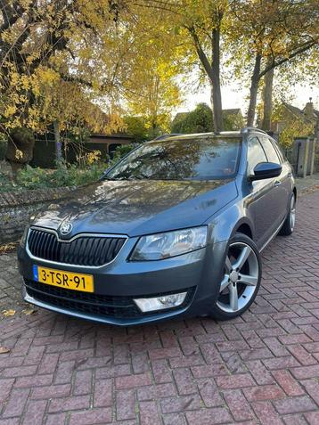 Skoda Octavia 1.4 TSI Combi 2014 Trekhaak Cruise P sensoren beschikbaar voor biedingen
